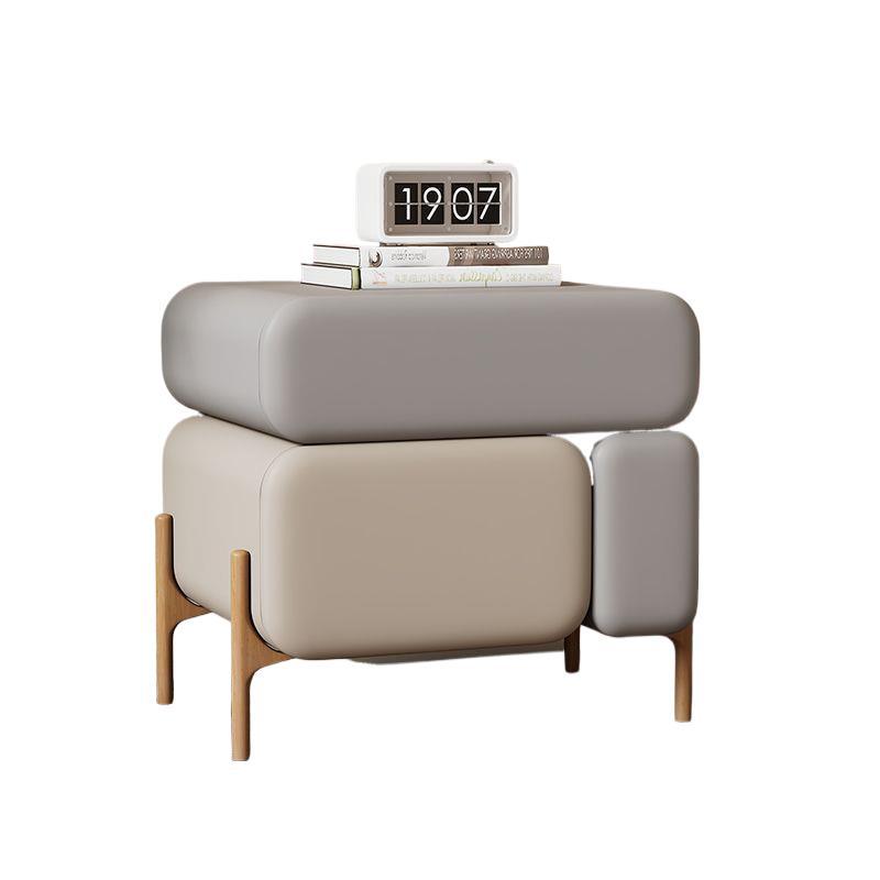 Modern Minimalist Rectangular Cat-Scratch-Resistant Leather Solid Wood Medium Density Fiberboard Nightstand 3-Drawer 4-Leg For Bedroom