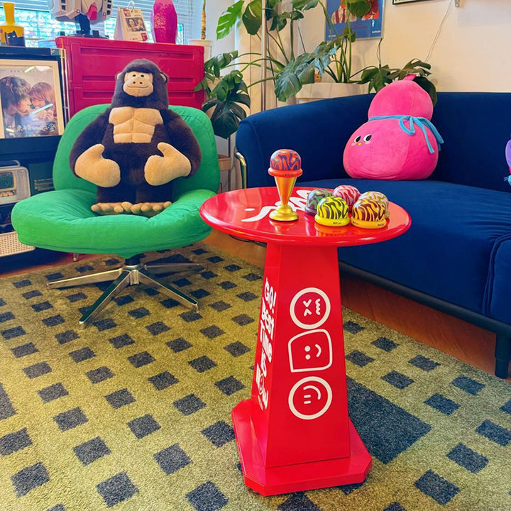 Moderner kreativer runder Beistelltisch aus Massivholz Kreatives Design für das Wohnzimmer 
