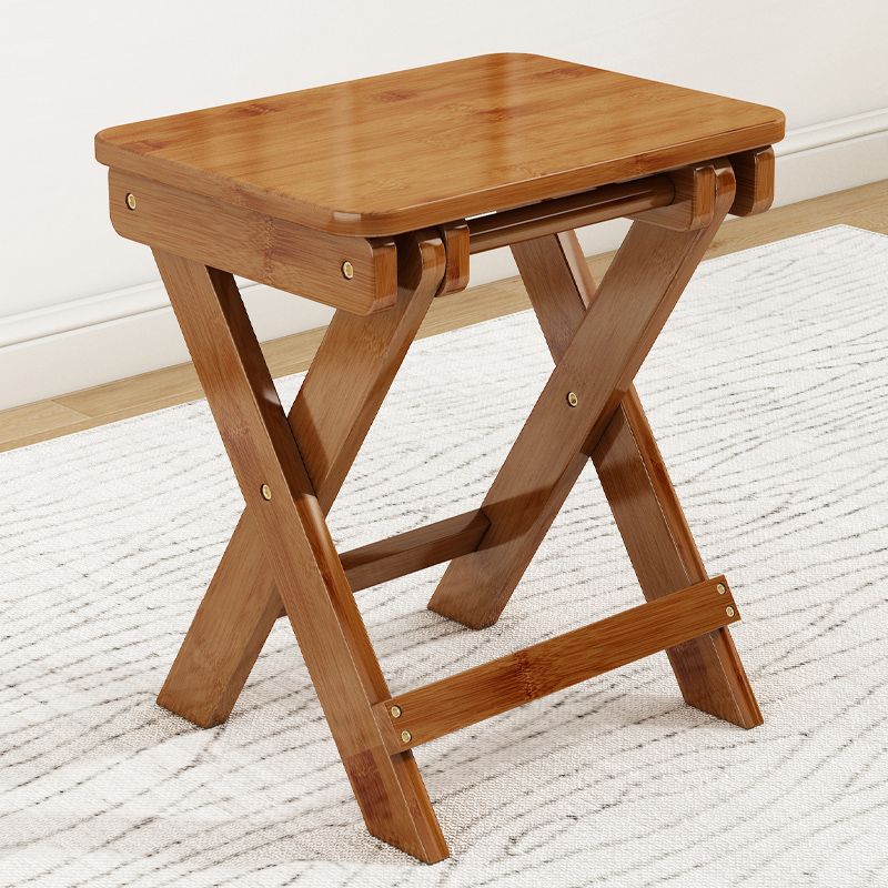 Moderner minimalistischer rechteckiger Bambusfußhocker, faltbar für das Wohnzimmer 