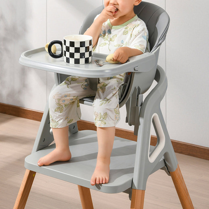 Moderner minimalistischer gebogener Polypropylen-Massivholz-Kinderstuhl mit Rückenlehne und Armlehne für das Esszimmer 