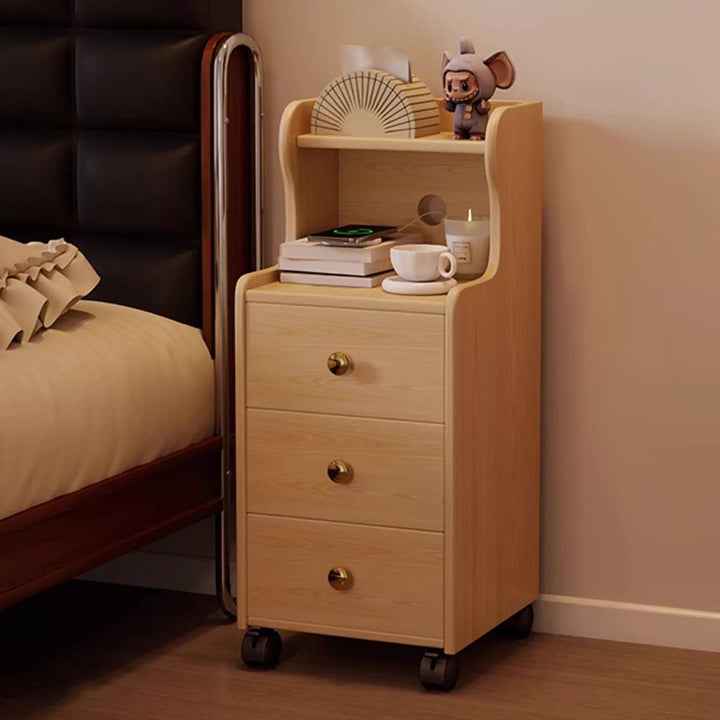 Traditional Vintage Rubberwood Rectangular Movable Nightstand With 3 Drawers Storage For Bedroom