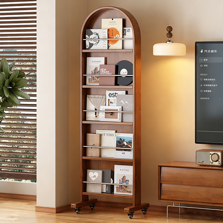 Zeitgenössisches nordisches Gummibaumholz Edelstahl Glas Ellipse Ganzkörperspiegel Bücherregal 5-stufiges bewegliches drehbares Aufbewahrungsregal für das Wohnzimmer 