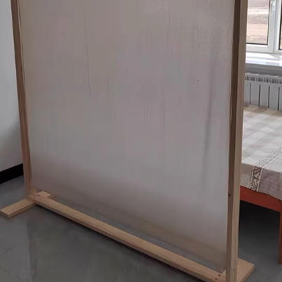 Traditioneller chinesischer Raumteiler aus Kiefernholz-Vliesstoff in rechteckiger Form für das Wohnzimmer 
