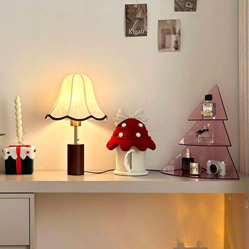 Contemporary Creative Acrylic Christmas Tree-shaped Desktop Storage Shelf 3-Tier Perfume &amp; Cosmetics Display Shelf For Bedroom &amp; Living Room