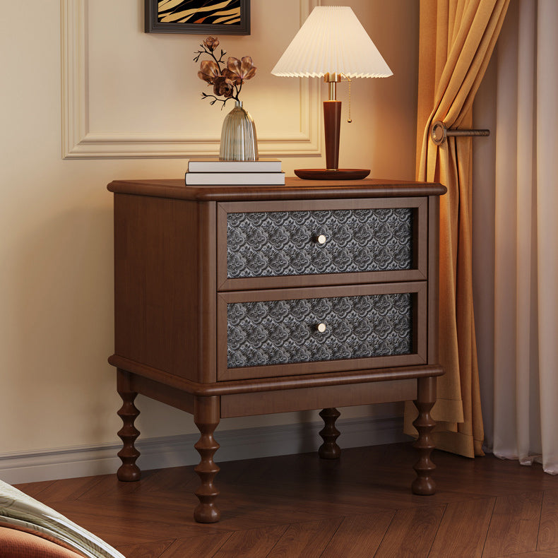 Mesita de noche rectangular contemporánea retro de madera de caucho, vidrio y metal con 2 cajones para almacenamiento junto a la cama 