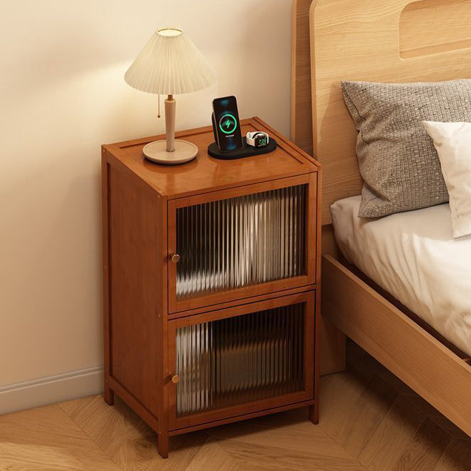 Mesita de noche rectangular contemporánea de estilo retro tejida en tablero de fibra de bambú con 2 armarios de almacenamiento para dormitorio 