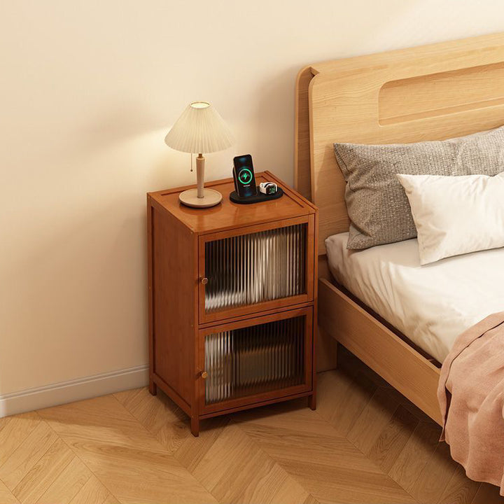 Mesita de noche rectangular contemporánea de estilo retro tejida en tablero de fibra de bambú con 2 armarios de almacenamiento para dormitorio 