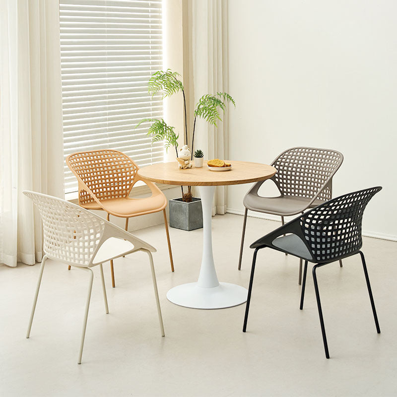 Table basse contemporaine en MDF nordique et fer avec pieds en trompette pour salon et salle à manger 