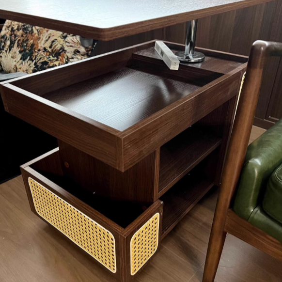 Mesa auxiliar rectangular contemporánea de madera maciza, ratán, vidrio y metal en forma de autobús con 5 gabinetes de almacenamiento y diseño de tapa elevable para sala de estar y dormitorio 