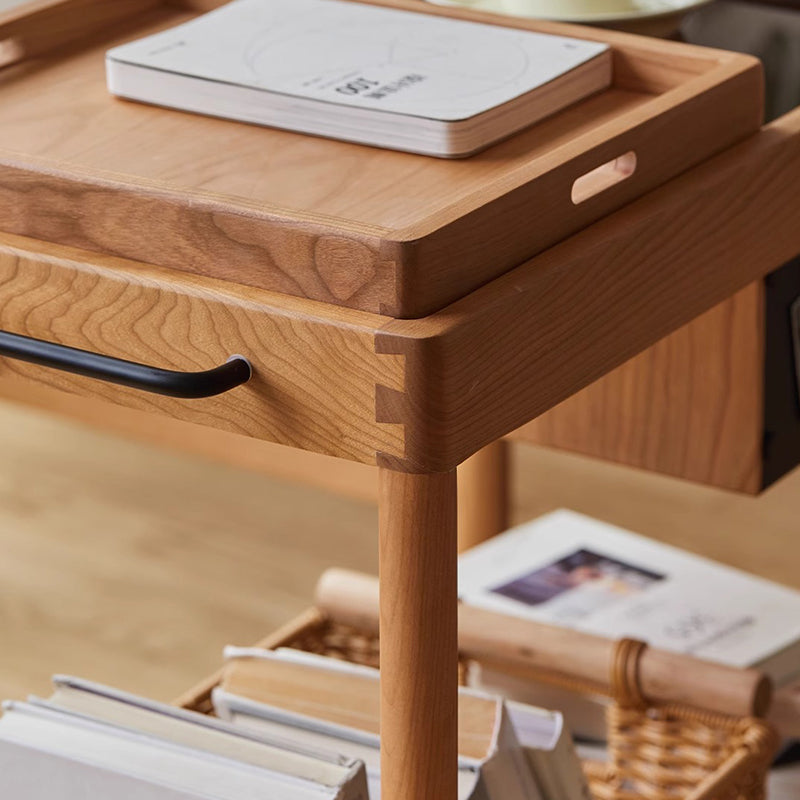 Zeitgenössischer nordischer Kirschholz-Eichen-Glas-Rechteckwagen Beistelltisch mit 2-stufigem Stauraum für Wohnzimmer und Schlafzimmer 