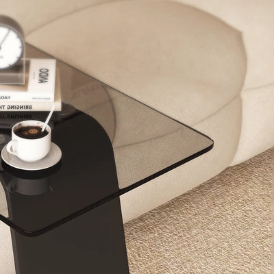 Moderner minimalistischer Beistelltisch aus gehärtetem Glas und Kohlenstoffstahl in rechteckiger C-Form mit 2-stufigem Design für Wohnzimmer und Schlafzimmer 