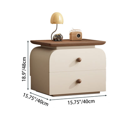 Moderner Mid-Century Nachttisch aus Massivholz & kratzfestem Leder mit rechteckiger Form und 2 Schubladen für das Bett 