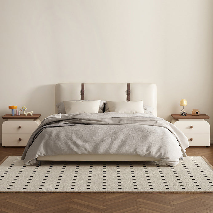 Moderner Mid-Century Nachttisch aus Massivholz & kratzfestem Leder mit rechteckiger Form und 2 Schubladen für das Bett 