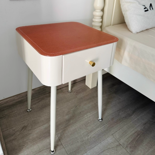 Table de chevet moderne nordique en verre trempé PP fer carré texture cuir avec 1 tiroir pour chambre 