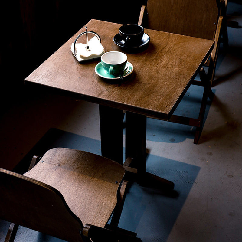 Zeitgenössisches Retro-Massivholz-Sperrholz- und Eisen-Rund-Quadrat-Couchtisch- und Stuhlset für Balkon und Wohnzimmer 
