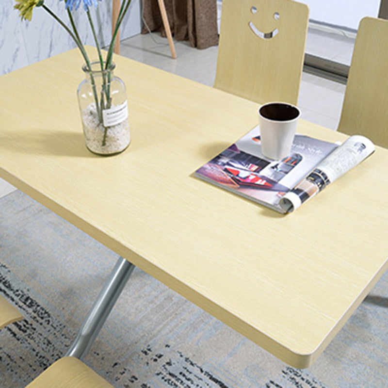 Ensemble de table et chaises à manger en une pièce pour 4 places avec matériel en bois de simplicité moderne et sourire rectangulaire 