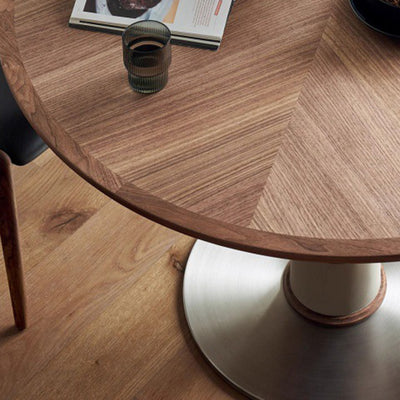 Juego de mesa y sillas de comedor contemporáneo retro redondo de nogal con cuero de silla de montar y acero inoxidable para 2/4/6/8 asientos 