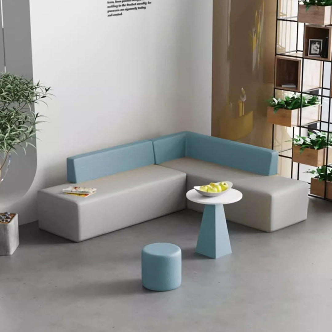 Zeitgenössisches skandinavisches Leder Holz Schwamm Rechteckiger Quadratischer Runder Couchtisch &amp; Stuhl Set für Wohnzimmer 