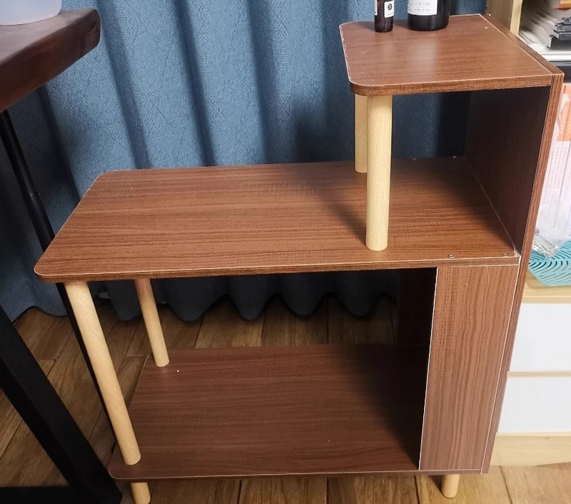 Moderner minimalistischer rechteckiger Massivholz-Paneel-Beistelltisch 3-stufig für das Schlafzimmer 