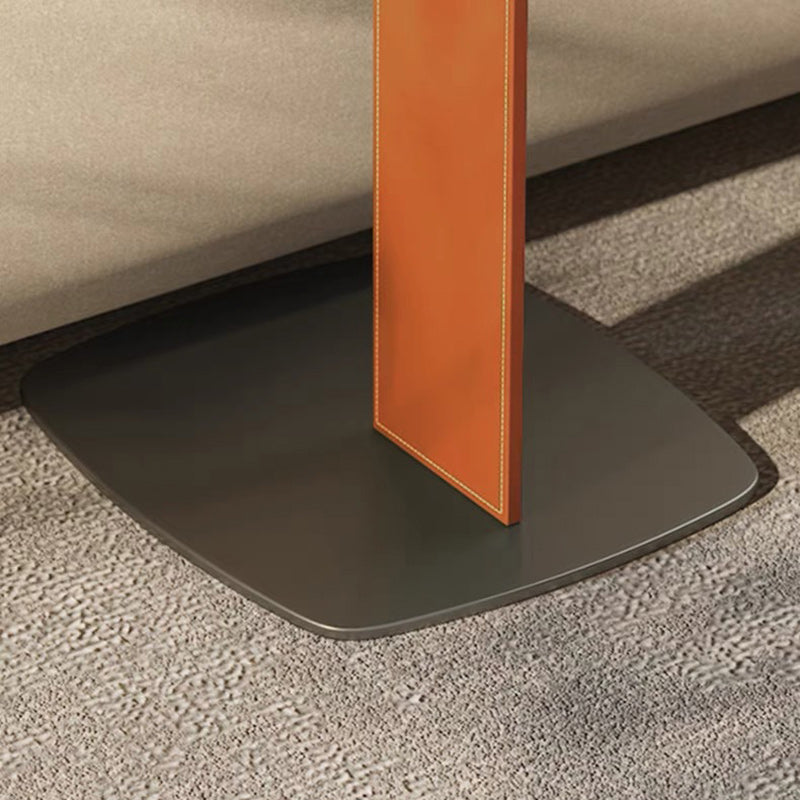Moderner minimalistischer rechteckiger Beistelltisch aus Kunstsattelleder und Carbonstahl für das Wohnzimmer 