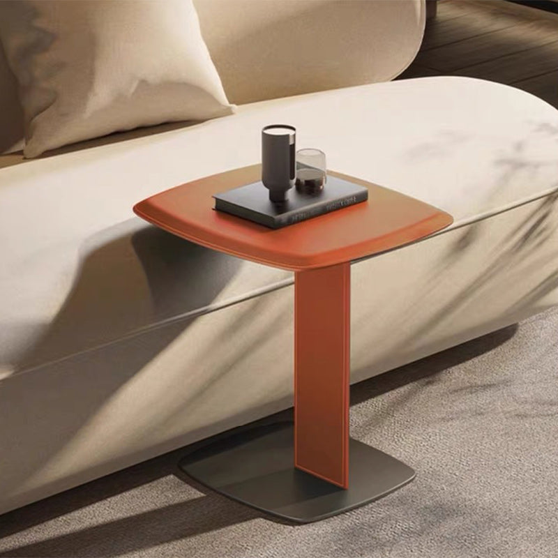 Moderner minimalistischer rechteckiger Beistelltisch aus Kunstsattelleder und Carbonstahl für das Wohnzimmer 