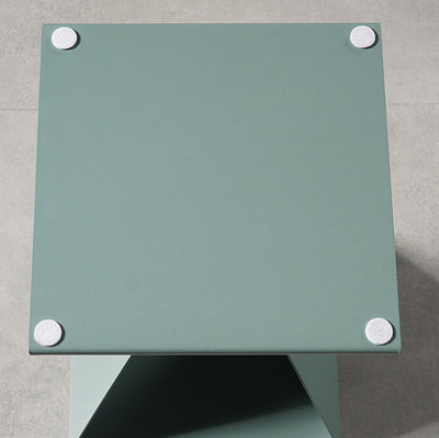 Table d'appoint carrée géométrique nordique contemporaine en acier au carbone pour salon 