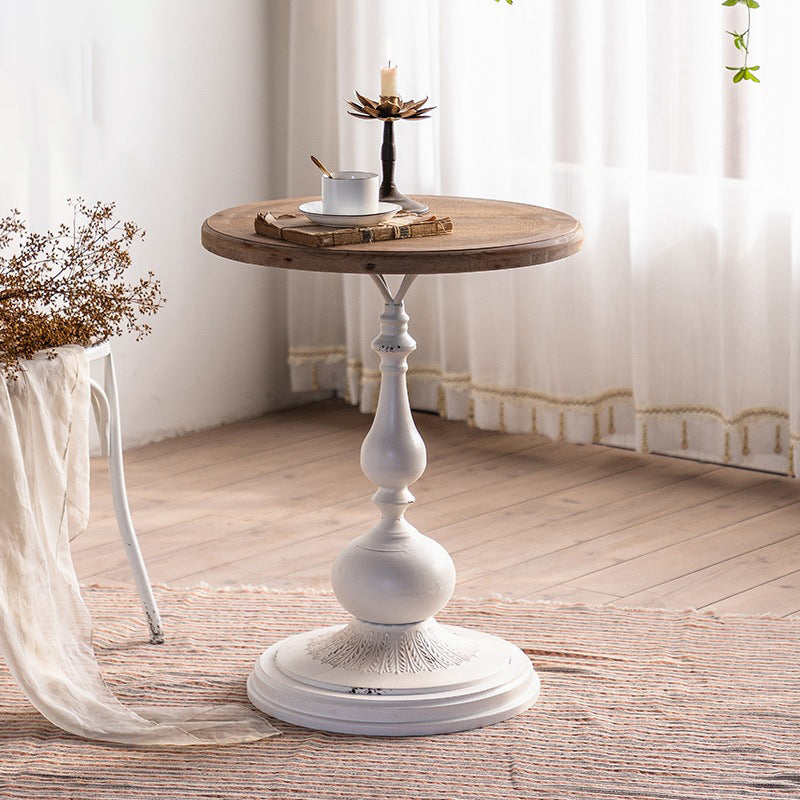 Table basse en bois et fer de forme ronde traditionnelle française pour salon 