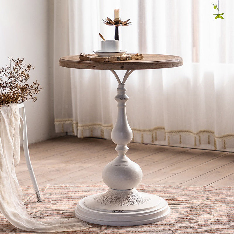 Table basse en bois et fer de forme ronde traditionnelle française pour salon 