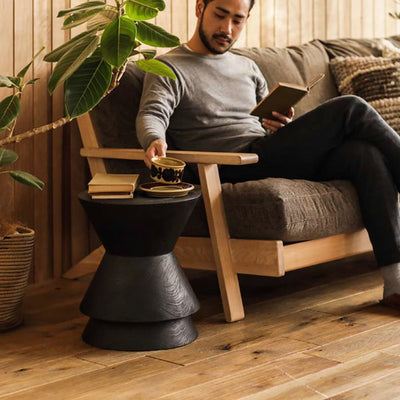 Table d'appoint en bois massif de forme ronde nordique contemporaine pour salon 