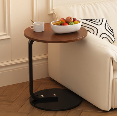 Moderner minimalistischer runder C-förmiger Massivholzplanken-Eisentisch für das Wohnzimmer 