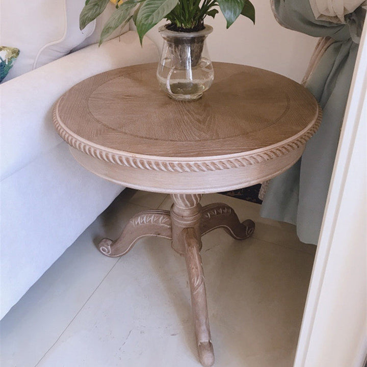Traditioneller runder Couchtisch aus MDF und Kautschukholz im französischen Stil mit drei Beinen für das Wohnzimmer 