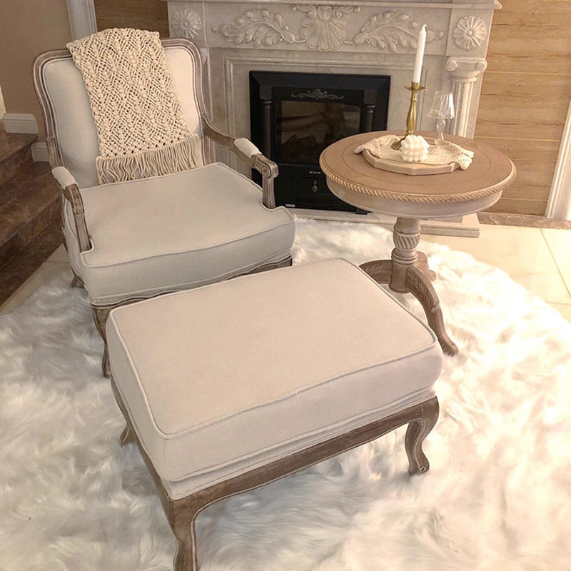 Traditioneller runder Couchtisch aus MDF und Kautschukholz im französischen Stil mit drei Beinen für das Wohnzimmer 