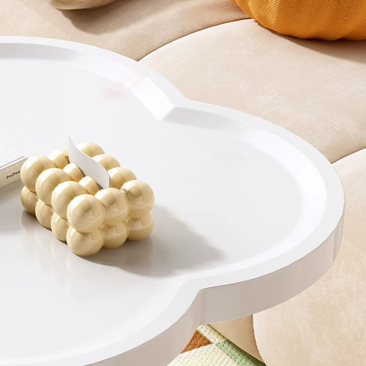 Mesa auxiliar con forma de trébol de cuatro hojas de fibra de densidad media escandinava contemporánea, vidrio templado, acero inoxidable y hierro para sala de estar 