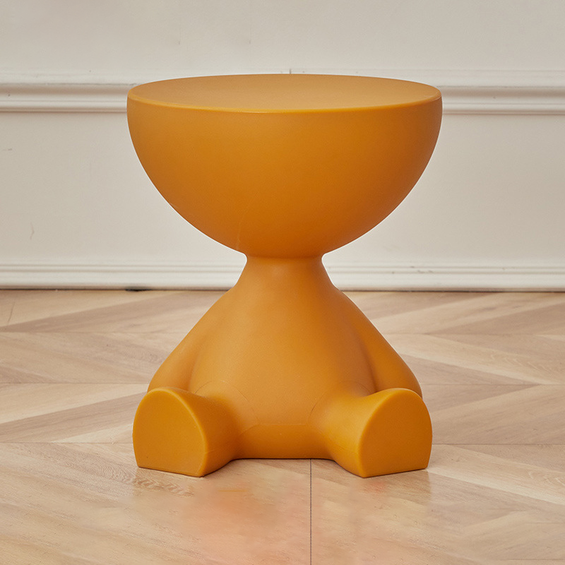 Zeitgenössischer kreativer runder Bären-Plastik-Beistelltisch für das Wohnzimmer 