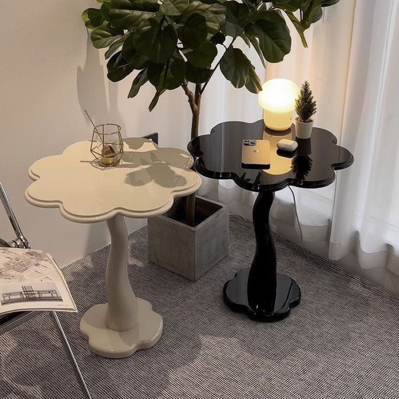 Modern Minimalist Petal-Shaped Medium Density Fiberboard End Table For Living Room