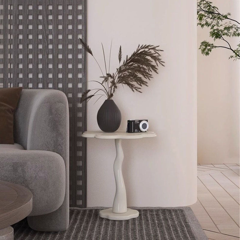 Modern Minimalist Petal-Shaped Medium Density Fiberboard End Table For Living Room