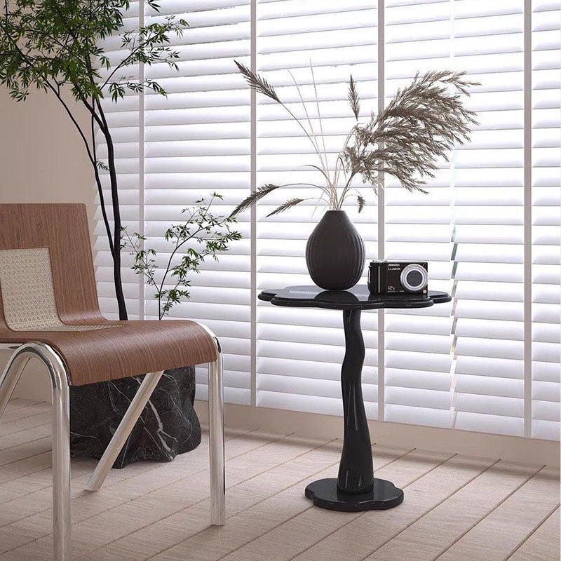Modern Minimalist Petal-Shaped Medium Density Fiberboard End Table For Living Room
