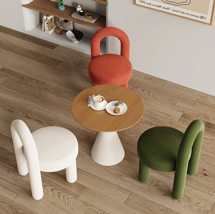 Zeitgenössisches skandinavisches gesintertes Stein-Solid-Holz-Eisen-Samt-Schwamm-Rundakzentstuhl- und Tischset für Wohnzimmer 