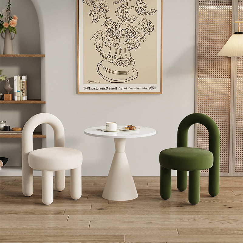Zeitgenössisches skandinavisches gesintertes Stein-Solid-Holz-Eisen-Samt-Schwamm-Rundakzentstuhl- und Tischset für Wohnzimmer 