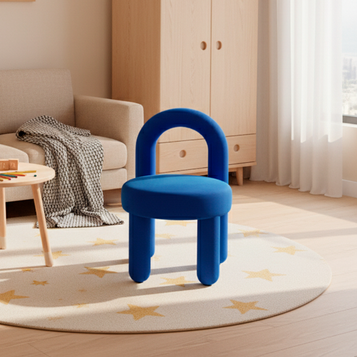 Zeitgenössisches skandinavisches gesintertes Stein-Solid-Holz-Eisen-Samt-Schwamm-Rundakzentstuhl- und Tischset für Wohnzimmer 