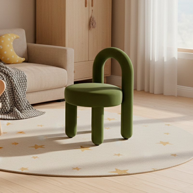 Zeitgenössisches skandinavisches gesintertes Stein-Solid-Holz-Eisen-Samt-Schwamm-Rundakzentstuhl- und Tischset für Wohnzimmer 