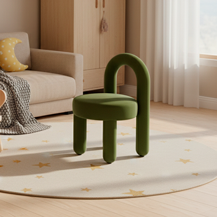 Zeitgenössisches skandinavisches gesintertes Stein-Solid-Holz-Eisen-Samt-Schwamm-Rundakzentstuhl- und Tischset für Wohnzimmer 