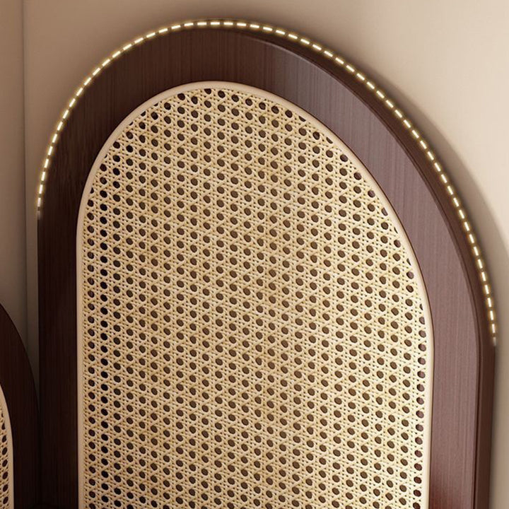 Traditionelles chinesisches fächerförmiges gekrümmtes Nan-Bambus-Rattan-Weberegal, 4-stufig, für das Wohnzimmer 