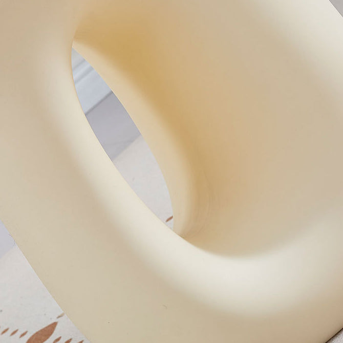 Table basse ovale en plastique PE au design minimaliste moderne pour salon 
