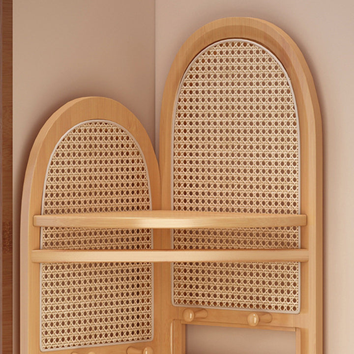 Traditionelles japanisches fächerförmiges Nan Bambus Kunststoff Rattan Weben Kleiderbügel Eckregal 3-stufig für Wohnzimmer 