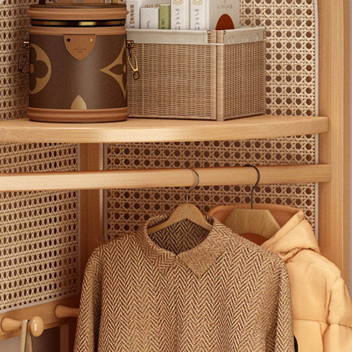 Traditionelles japanisches fächerförmiges Nan Bambus Kunststoff Rattan Weben Kleiderbügel Eckregal 3-stufig für Wohnzimmer 
