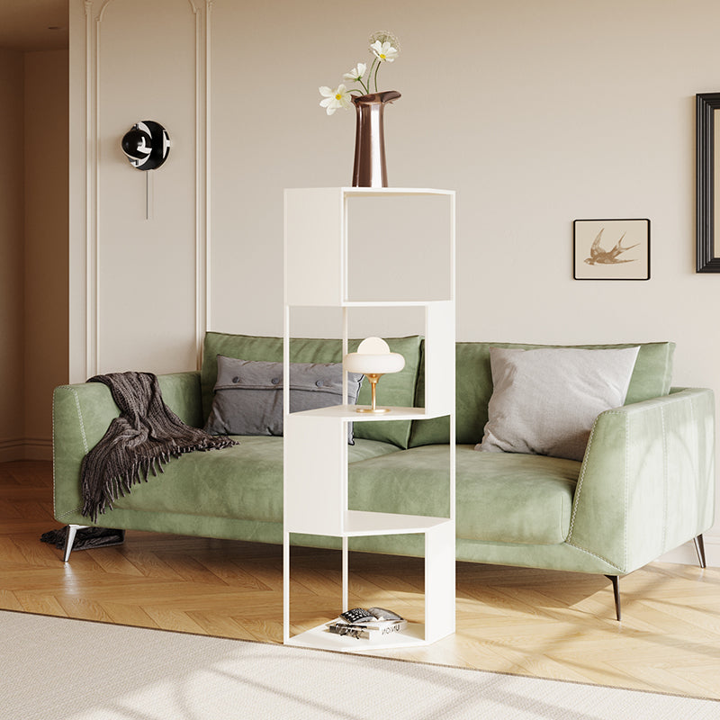 Moderner minimalistischer Eckregalständer aus Karbonstahl in Dreiecksform, 4/5 Ebenen, für das Wohnzimmer 