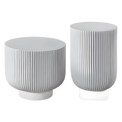 Table d'appoint cylindrique rayé en fibre de verre nordique contemporain pour salon 