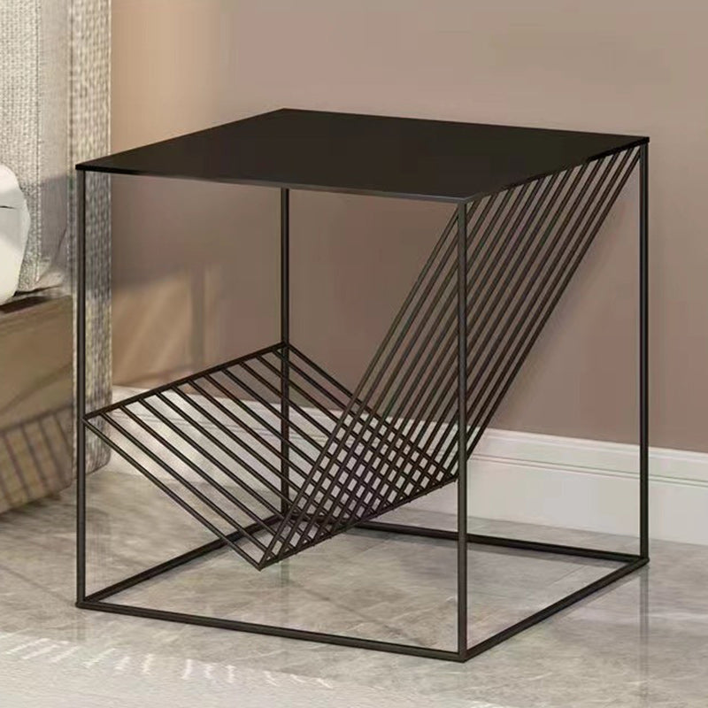 Cube géométrique en acier au carbone fer contemporain scandinave, table d&