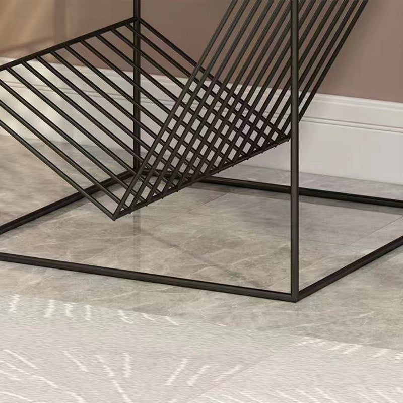 Cube géométrique en acier au carbone fer contemporain scandinave, table d&